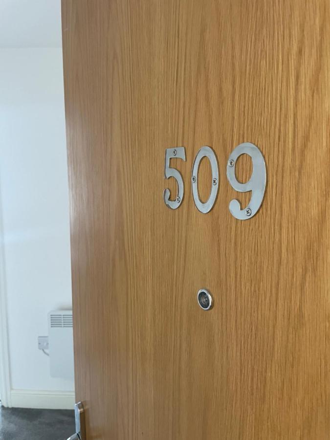 #0509 Two Bedroom Serviced Apartment- Free Parking Derby Exterior photo